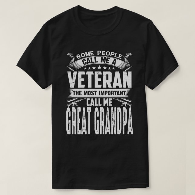 Camiseta Algumas Pessoas Me Chamam De EXCELENTE Veterano GR (Frente do Design)