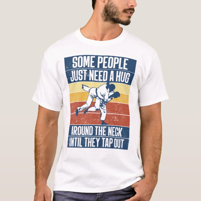 Camiseta Algumas Pessoas Precisam De Um Abraço Ao Redor Do  (Frente)