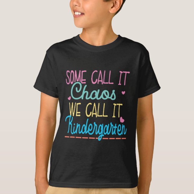 Camiseta Alguns Chamam De Caos Que Chamamos De Chá Divertid (Frente)