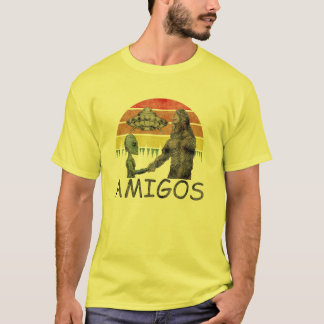 Camiseta Aliança de amizade entre Alien vintage e Pé Grande