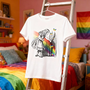 Camiseta Alice LGBT Na Vintage Maravilha
