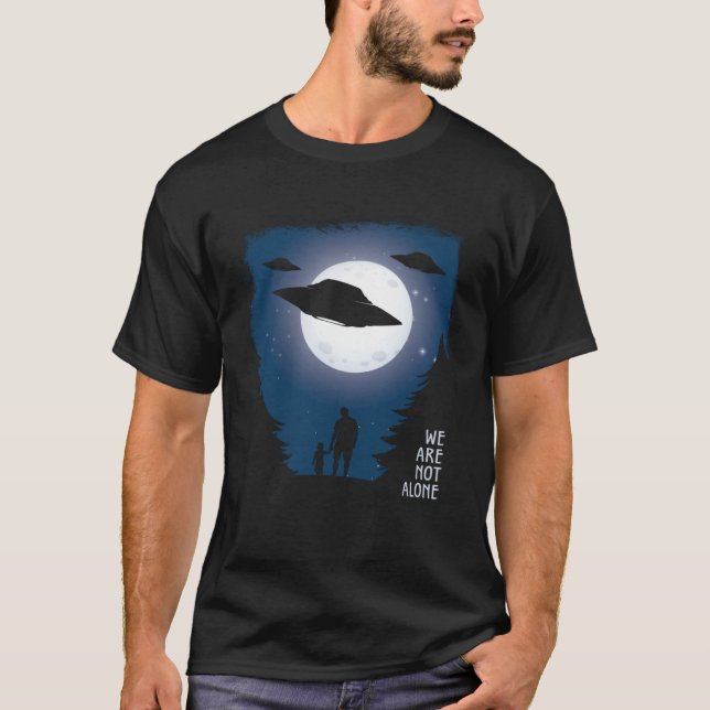 Camiseta Alien Abduction  UFO We Are Not Alone (Frente)