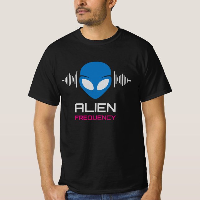Camiseta Alien Signal Cosmic Frequency (Frente)