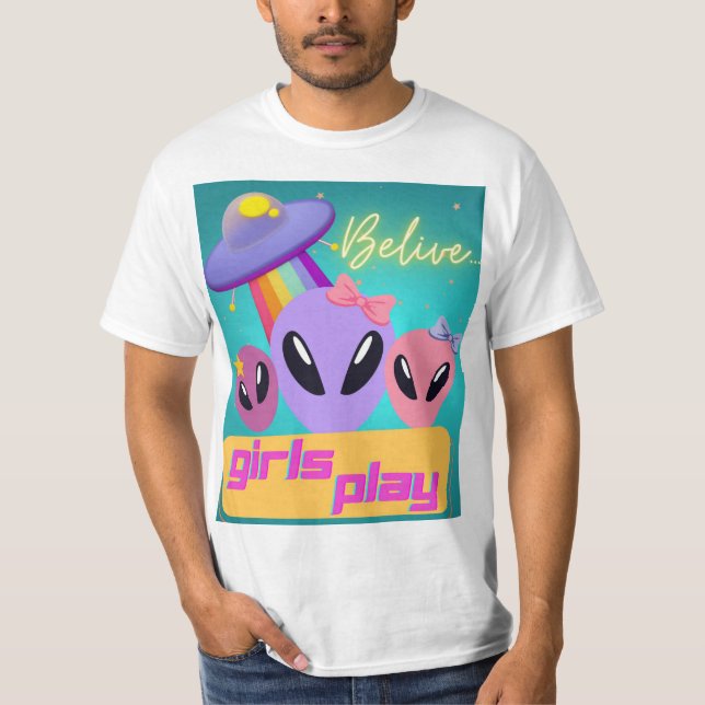 Camiseta alienígena acredita que as garotas jogam (Frente)