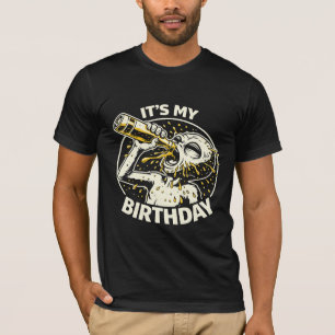 Camiseta Alienígena Bebendo Cerveja no Aniversário