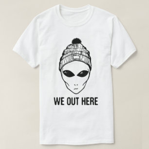 Camiseta Alienígena com Gorro 'Estamos Aqui' Gráfico