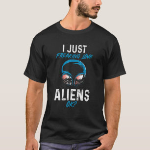 Camiseta Alienígena Crença, eu só assustei Aliens de amor,