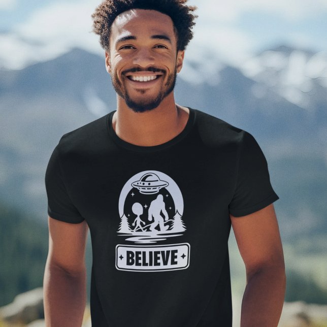 Camiseta Alienígena De Crenças De Pé-Grande Ufo Mens Cripti (Criador carregado)