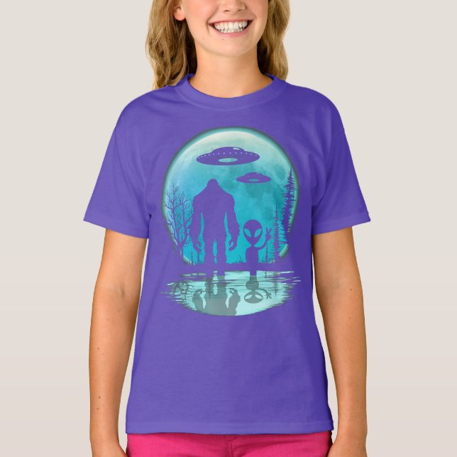 Camiseta Alienígena de OVNI Bigfoot (Frente)