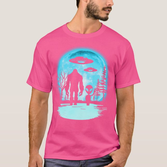 Camiseta Alienígena E Bigfoot Moon Engraçado (Frente)