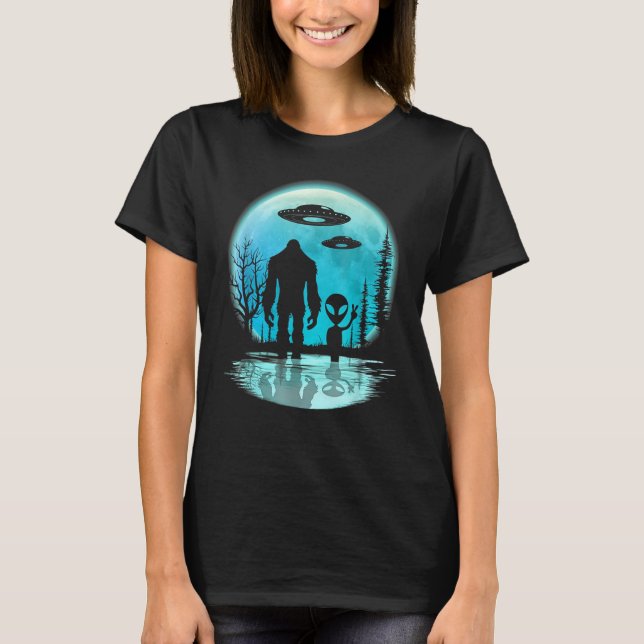 Camiseta Alienígena E Lua Bigfoot (Frente)