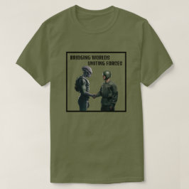 Camiseta Alienígena e soldado