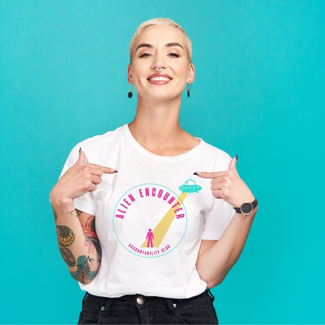 Camiseta Alienígena Encontra Clube Funny Hot Pink & Teal Gr (Criador carregado)