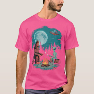 Camiseta Alienígena Engraçada E Bigfoot Campfire Moon Ufo A