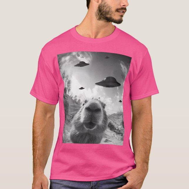 Camiseta Alienígena Engraçada Ufo Capybara Selfie Com Ufos  (Frente)