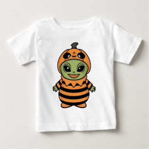 CAMISETA ALIENÍGENA FAZENDO DOCES OU TRAVESSURAS