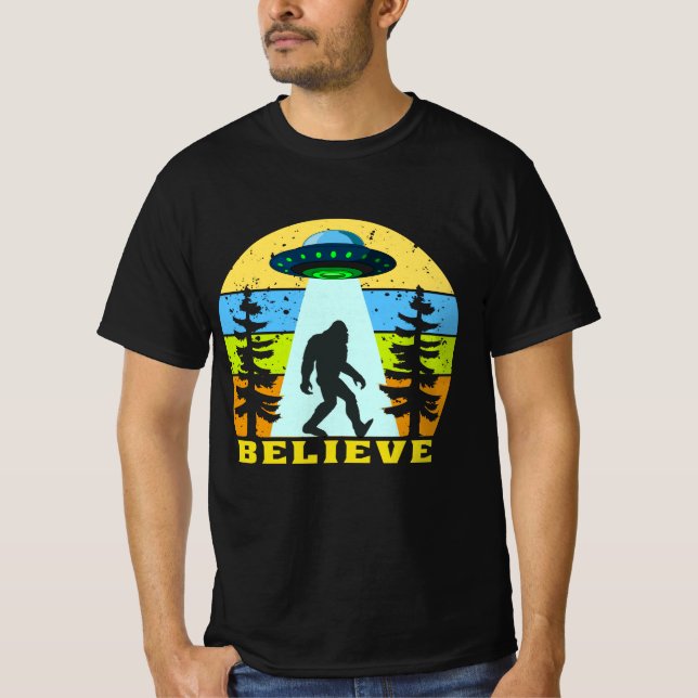 Camiseta Alienígena grande acredita (Frente)