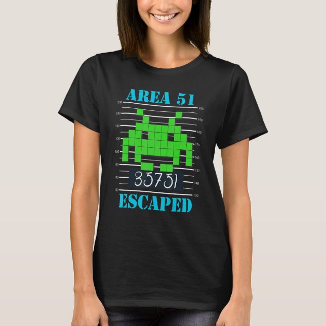 Camiseta Alienígena Retro Escapou da Área 51 (Frente)