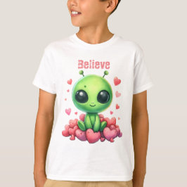 Camiseta alienígena sentada em corações Amor OVNI Acredite