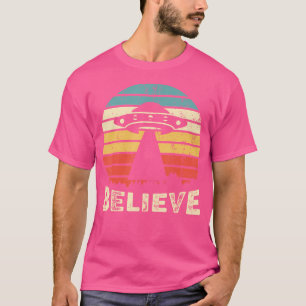Camiseta Alienígena Ufo Hunter Eu Quero Acreditar
