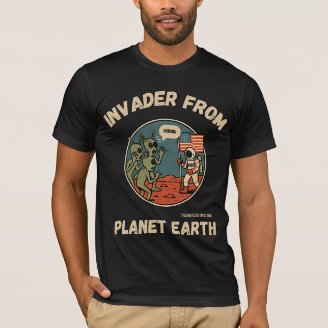 Camiseta Aliens e astronautas no espaço Engraçado Design (Frente)
