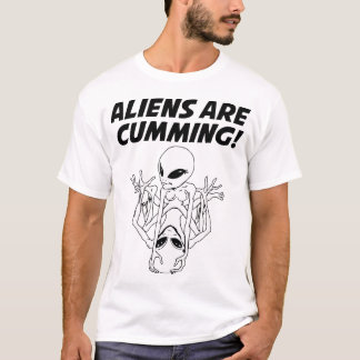 Camiseta Aliens Estão Cumprimindo Um Esqueleto Engraçado