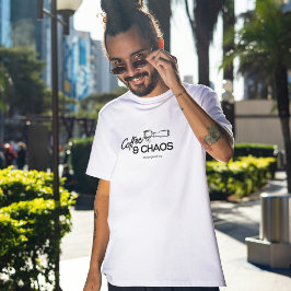 Camiseta Alimentado por café e caos, café em Tee