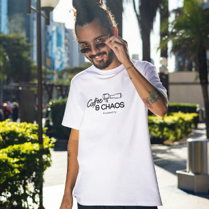 Camiseta Alimentado por café e caos, café em Tee