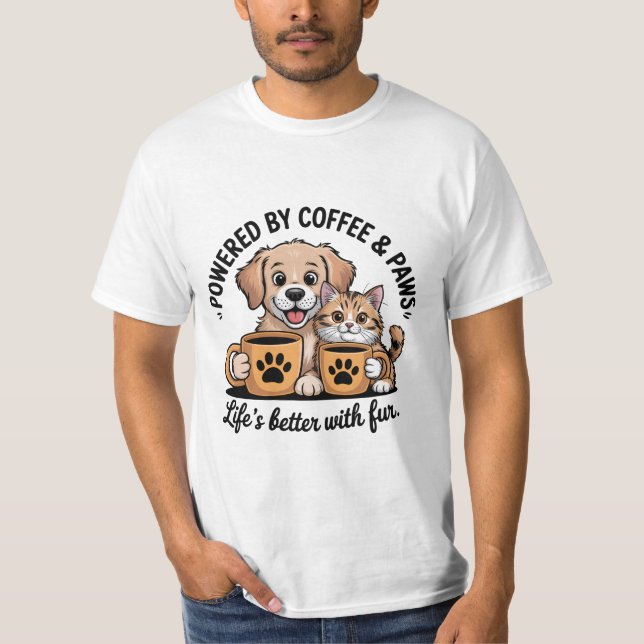 Camiseta Alimentado por Café e Patas de Animais de Companhi (Frente)