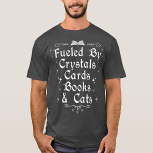 Camiseta Alimentado Por Cartões Cristais Livros E Bruxaria