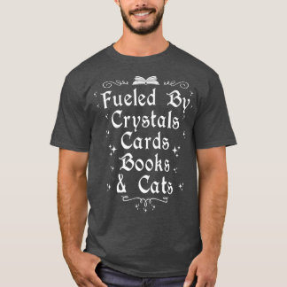 Camiseta Alimentado Por Cartões Cristais Livros E Bruxaria 