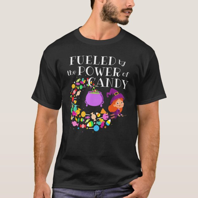 Camiseta Alimentado Por Halloween De Bruxa Voadora De Cabeç (Frente)