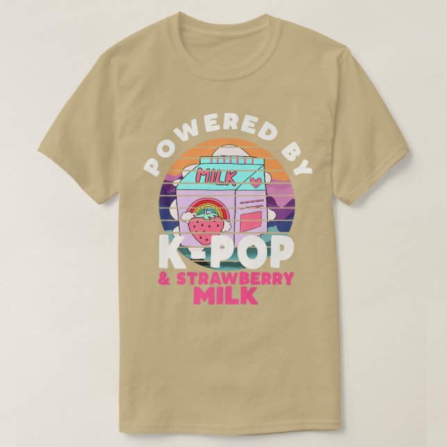 Camiseta Alimentado Por KPop & Strawberry milk Kawaii  (Frente do Design)