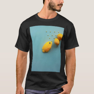 Camiseta Alimentando três peixes-anjo amarelos