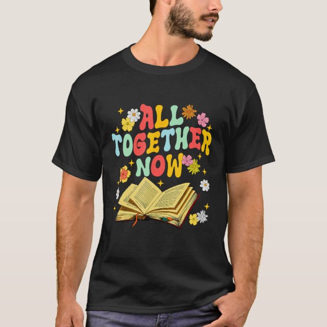 Camiseta All Together Now Summer Reading 2023 Groovy  Book  (Frente)