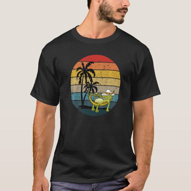 Camiseta Alligator Tanning Retro Sunset (Frente)