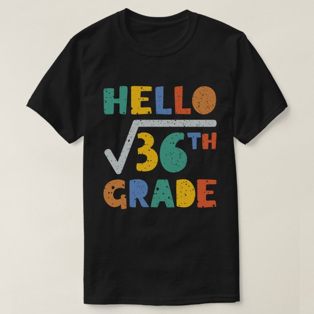 Camiseta Alô - Raiz Engraçada de 36 Matemática na Grama 6 (Frente do Design)