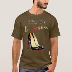 Camiseta Altos saltos em calçados vermelhos