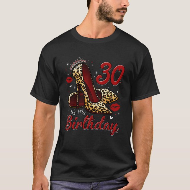Camiseta Altos saltos entrando no meu aniversário de 30 ano (Frente)