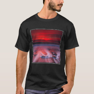 Camiseta Alvorecer sobre o mar tormentoso