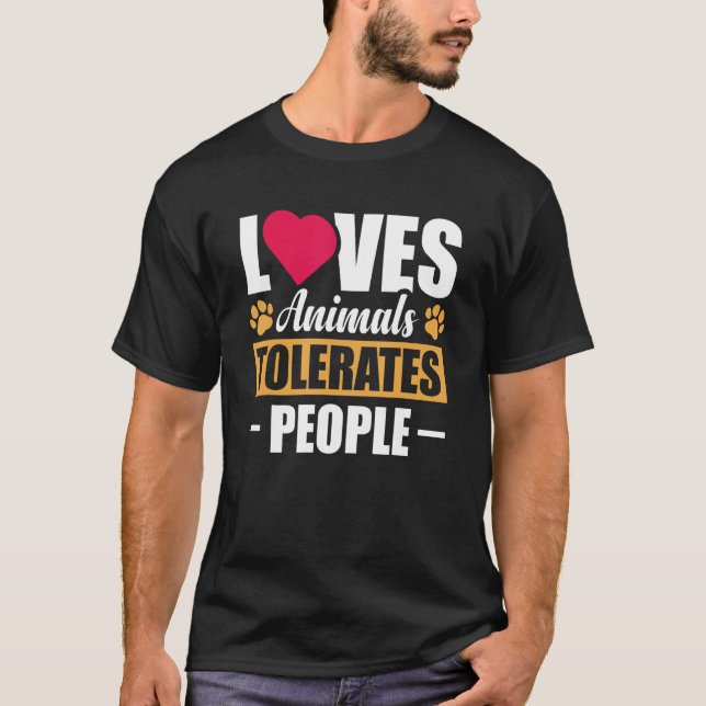 Camiseta Ama Animais Tolera Pessoas (Frente)