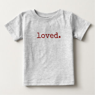 Camiseta amada tipografia vermelha