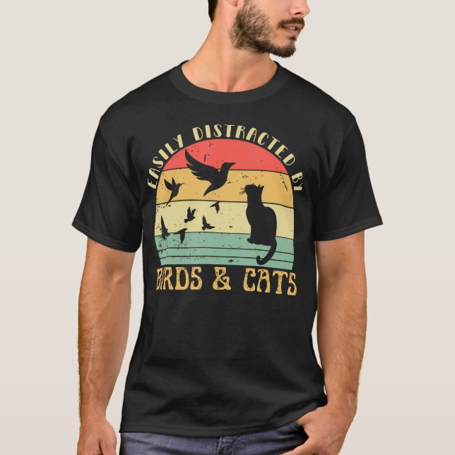 Camiseta Amante de Gatos Pássaros Retro Fácilmente Distraíd (Frente)