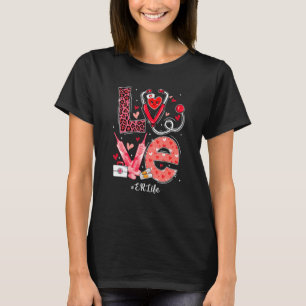 Camiseta Ame O Estetoscópio Do Coração E A Enfermeira Engra
