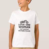 Ame Uma Mulher E Várias Motocicletas Essencial