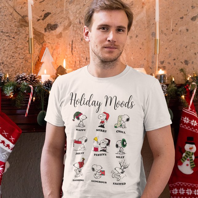 Camiseta Amendoins | Florestas de Natal de Snoopy (Person wearing t-shirt)