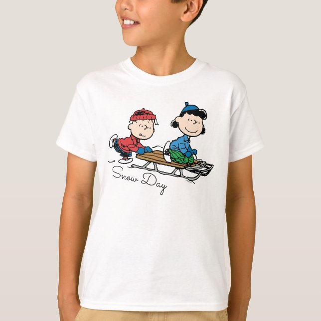 Camiseta Amendoins | Linus & Lucy Sled Riding (Frente)