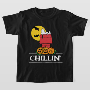 Camiseta Amendoins   Snoopy Halloween Doghouse