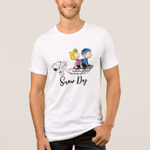 Camiseta Amendoins Snoopy, Sally & Linus Sled Riding
