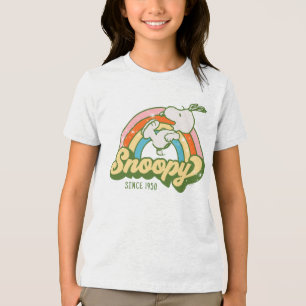 Camiseta Amendoins Snoopy Sparkle Rainbow